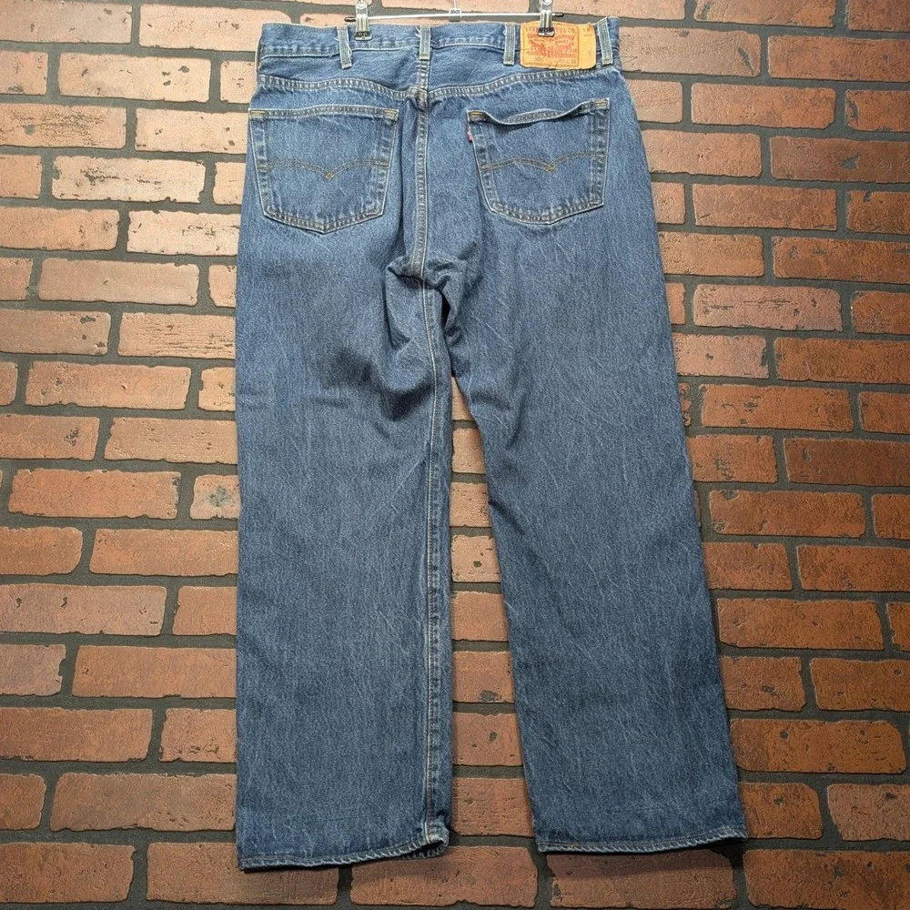 Levi's Men's 501 Straight Leg Jeans 40x30‎ Medium Wash Button Fly Classic Denim